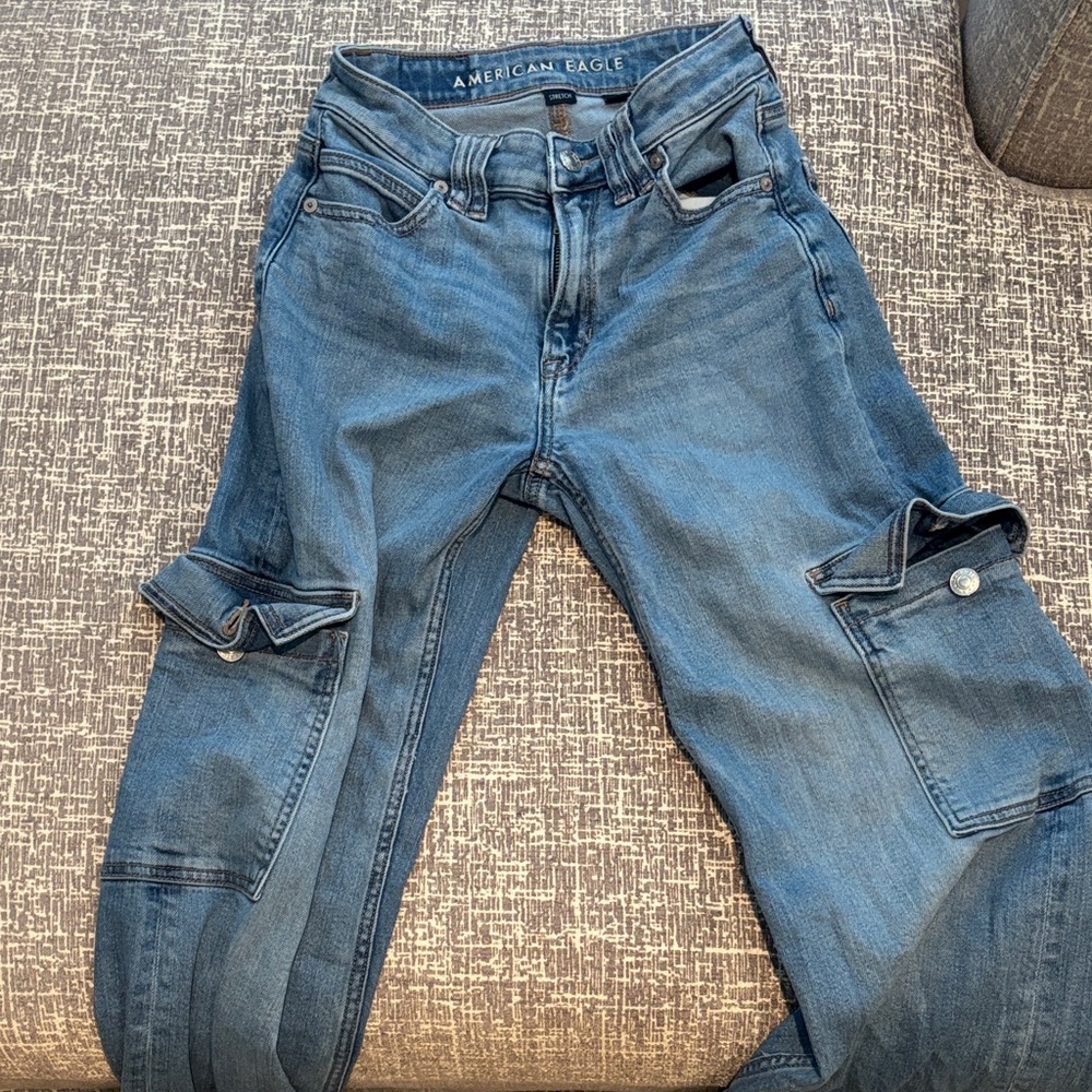 Size 000 American Eagle high waisted wide leg, Cargo Jeans
